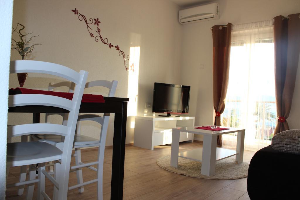 Apartments Mateljak Gradac  Δωμάτιο φωτογραφία
